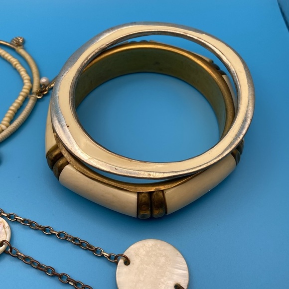 Vintage Shell Jewelry Lot - Picture 4 of 5